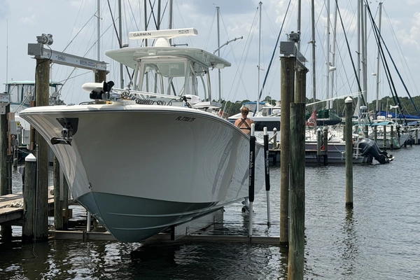 Front Runner 33 Yacht For Sale