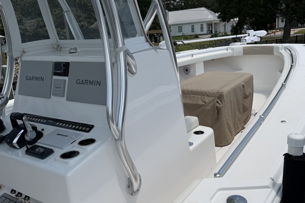 33ft Front Runner Yacht For Sale