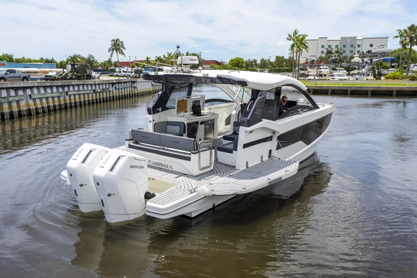 Galeon 375 GTO Yacht For Sale