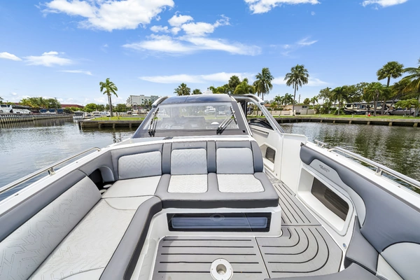 Galeon 375 GTO Yacht For Sale