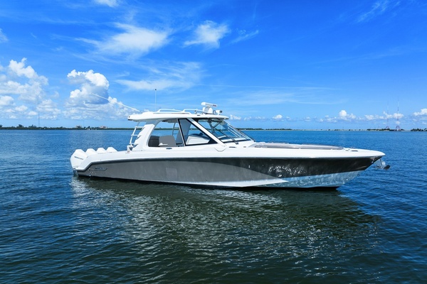 38ft Boston Whaler Yacht For Sale