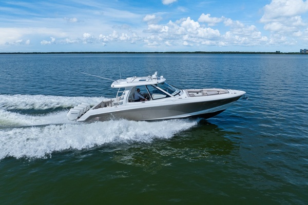 38ft Boston Whaler Yacht For Sale