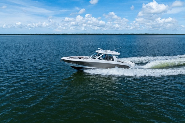 38ft Boston Whaler Yacht For Sale