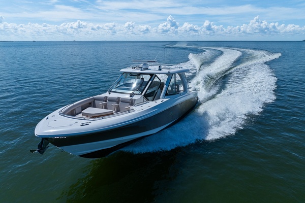 38ft Boston Whaler Yacht For Sale