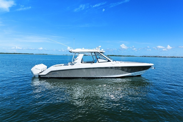 38ft Boston Whaler Yacht For Sale