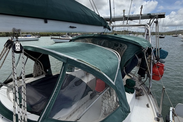 Honah Lee 41ft Corbin Yacht For Sale