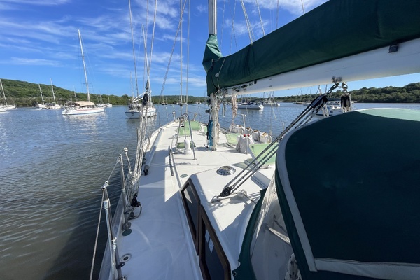 Honah Lee 41ft Corbin Yacht For Sale