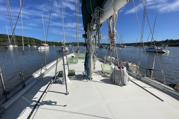Honah Lee 41ft Corbin Yacht For Sale