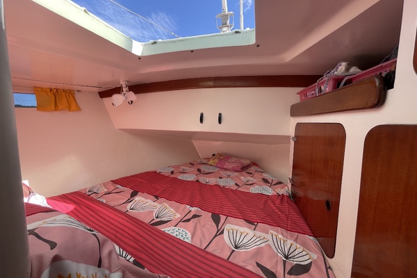 Honah Lee 41ft Corbin Yacht For Sale