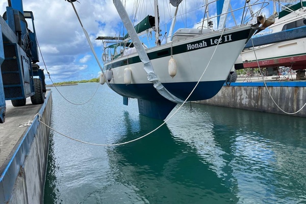 Honah Lee 41ft Corbin Yacht For Sale