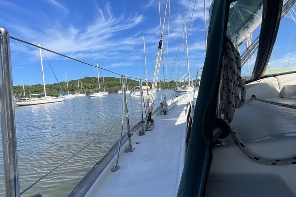Honah Lee 41ft Corbin Yacht For Sale