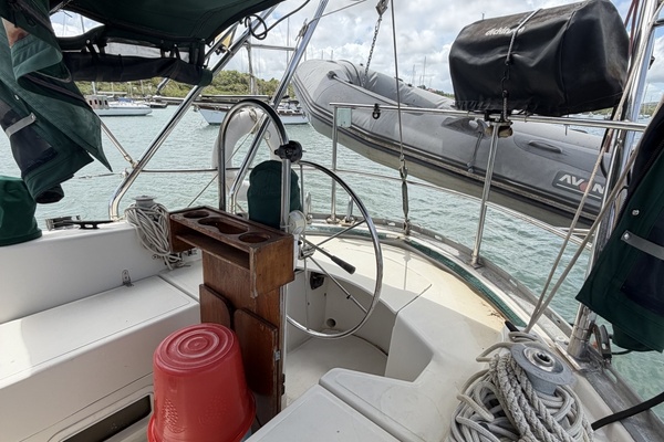Honah Lee 41ft Corbin Yacht For Sale