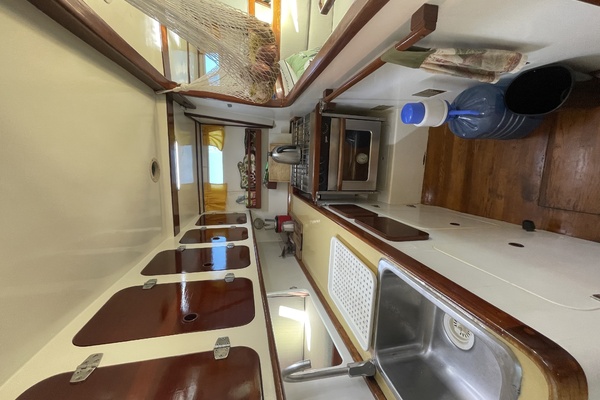 Honah Lee 41ft Corbin Yacht For Sale