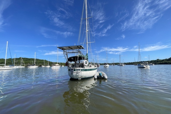 Honah Lee 41ft Corbin Yacht For Sale