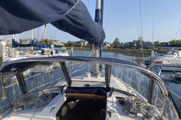 Hunter  Yacht For Sale