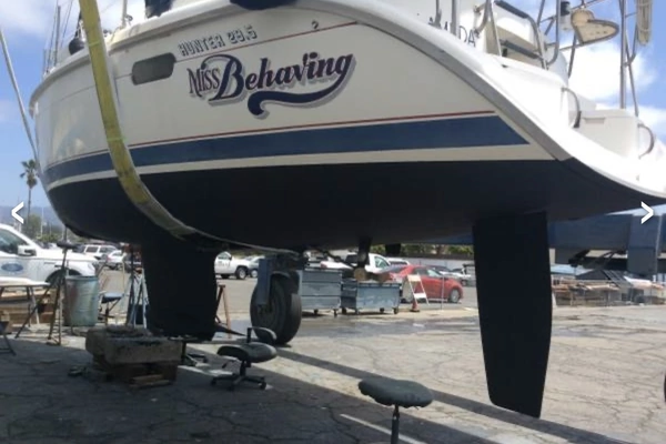 Hunter  Yacht For Sale