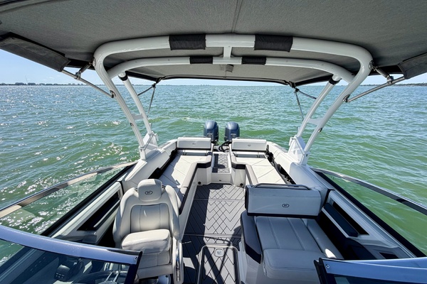 28ft Cobalt Yacht For Sale