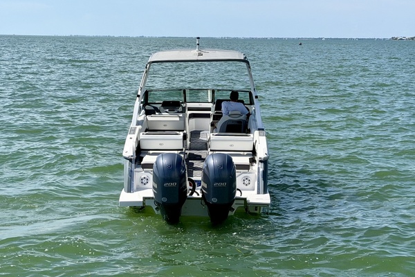 28ft Cobalt Yacht For Sale
