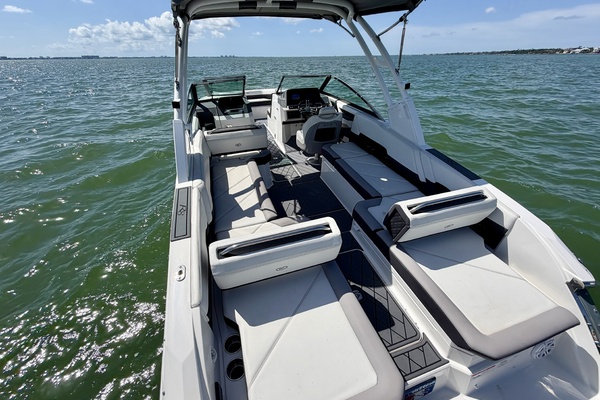 28ft Cobalt Yacht For Sale