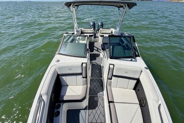 28ft Cobalt Yacht For Sale