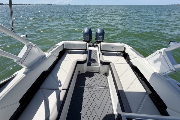 28ft Cobalt Yacht For Sale