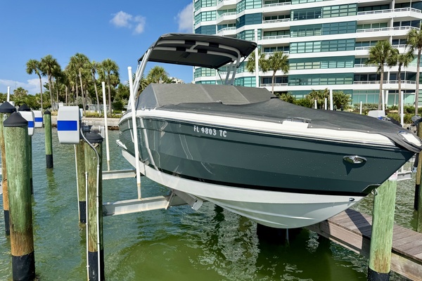 28ft Cobalt Yacht For Sale