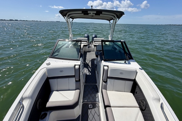 28ft Cobalt Yacht For Sale