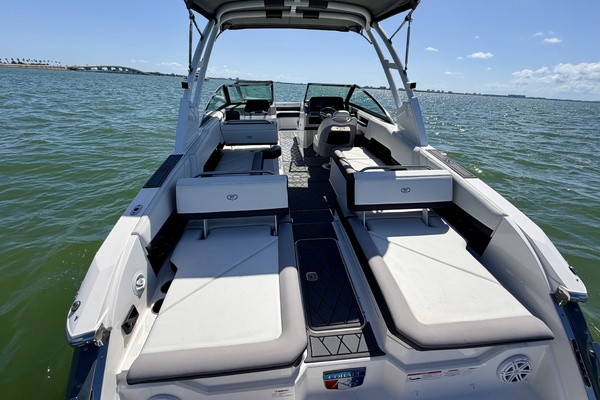 28ft Cobalt Yacht For Sale