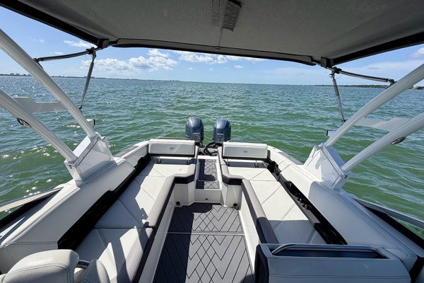 28ft Cobalt Yacht For Sale