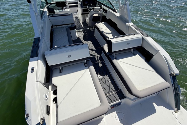 28ft Cobalt Yacht For Sale