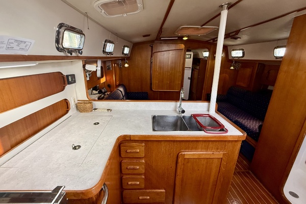 AD 40ft Caliber Yacht For Sale