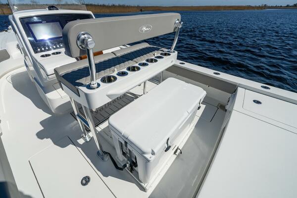 Valhalla V-28 Bay Boat Aft Deck