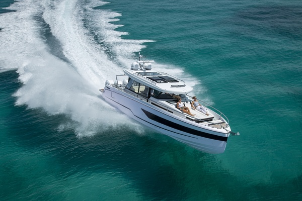 2027 Wellcraft 38 Explorer