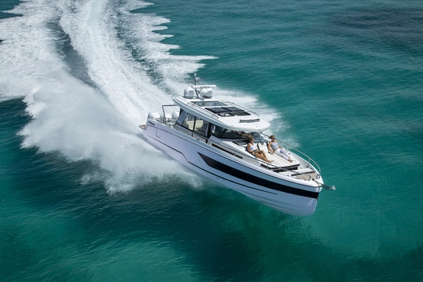 38-ft-Wellcraft-2027-38 Explorer- South Dartmouth Massachusetts United States  yacht for sale