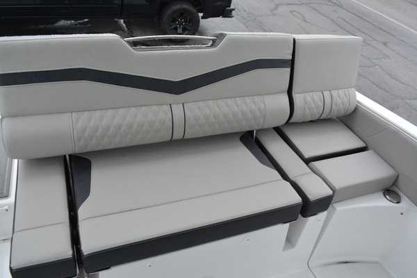 25ft Monterey Yacht For Sale