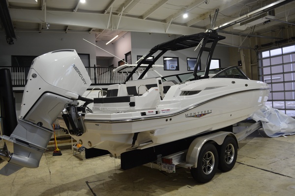 24ft Monterey Yacht For Sale