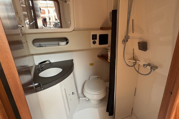 36ft Grady White Yacht For Sale
