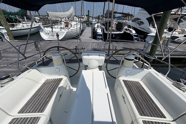 Banana Wind 40ft Jeanneau Yacht For Sale