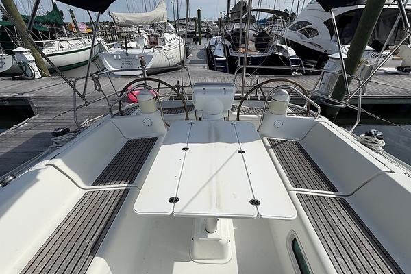 Banana Wind 40ft Jeanneau Yacht For Sale