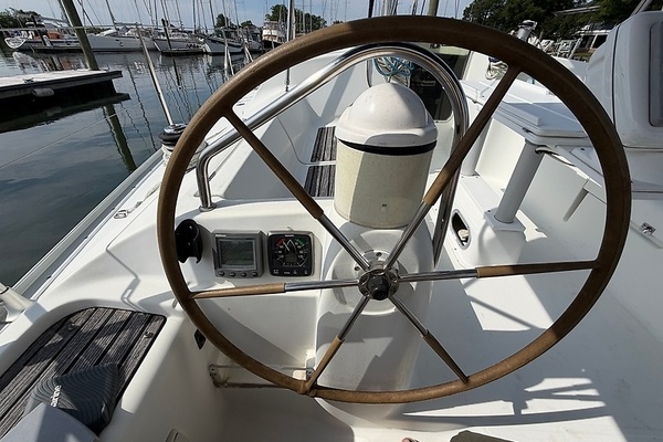 Banana Wind 40ft Jeanneau Yacht For Sale