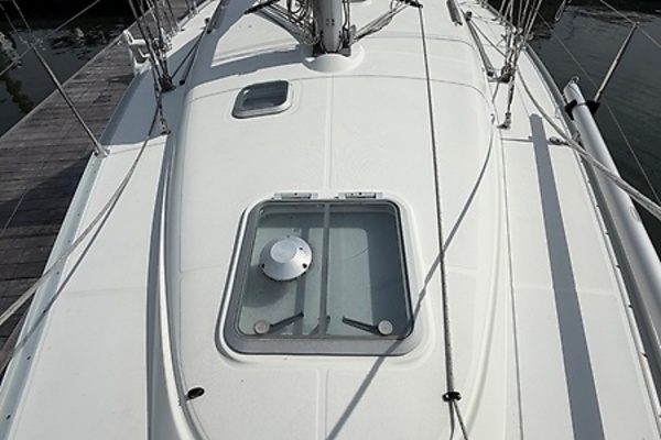 Banana Wind 40ft Jeanneau Yacht For Sale