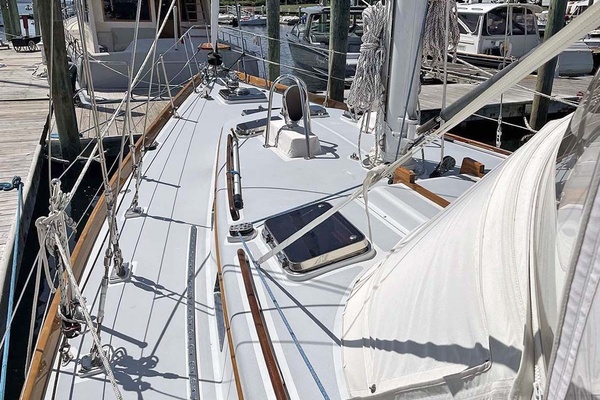 MALAMOK 46ft Little Harbor Yacht For Sale