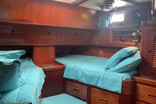 MALAMOK 46ft Little Harbor Yacht For Sale