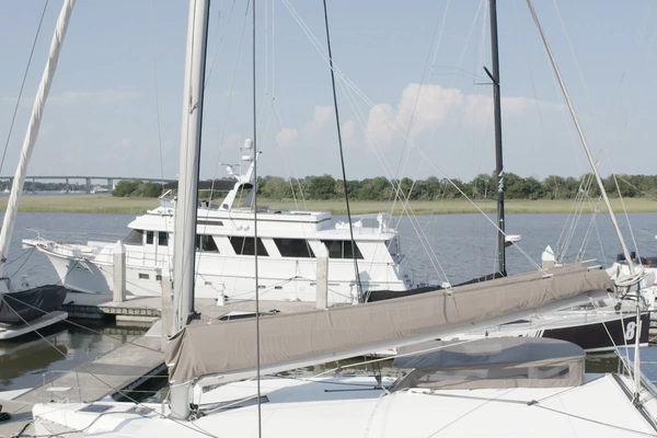 Lagoon 421 Yacht For Sale