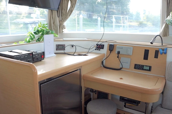 Lagoon 421 Yacht For Sale