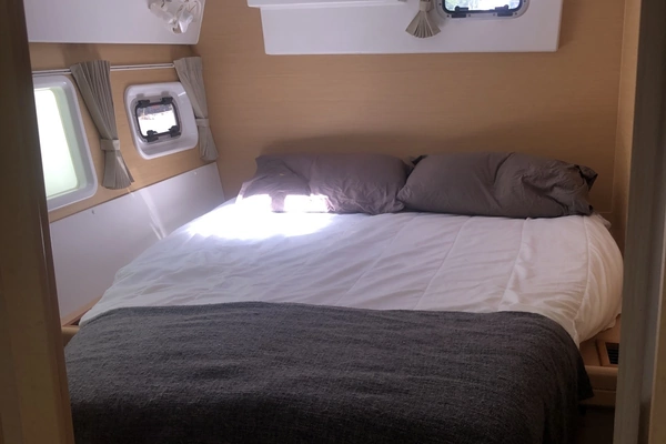 Lagoon 421 Yacht For Sale