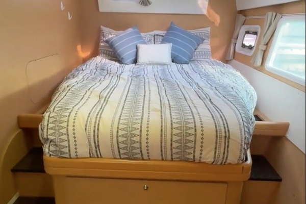 Wanderlust 41ft Lagoon Yacht For Sale