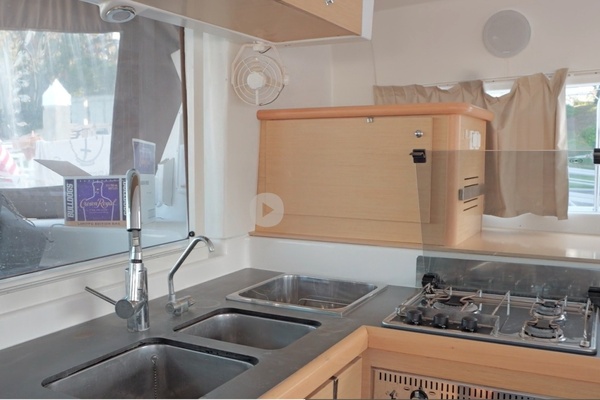Wanderlust 41ft Lagoon Yacht For Sale