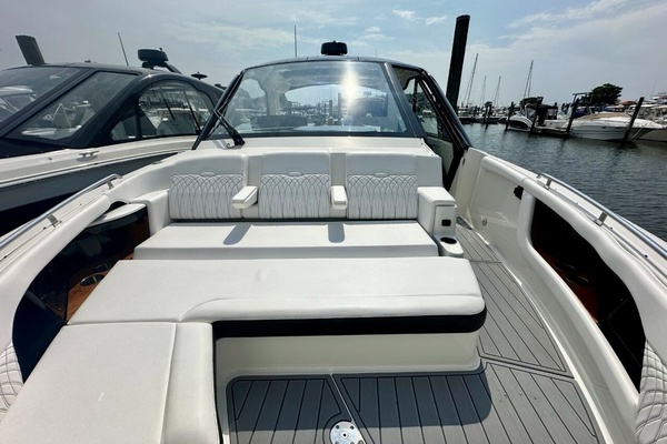 37ft Sea Ray Yacht For Sale