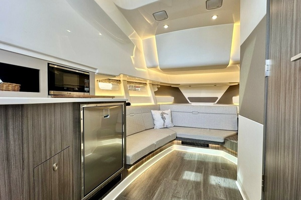 37ft Sea Ray Yacht For Sale